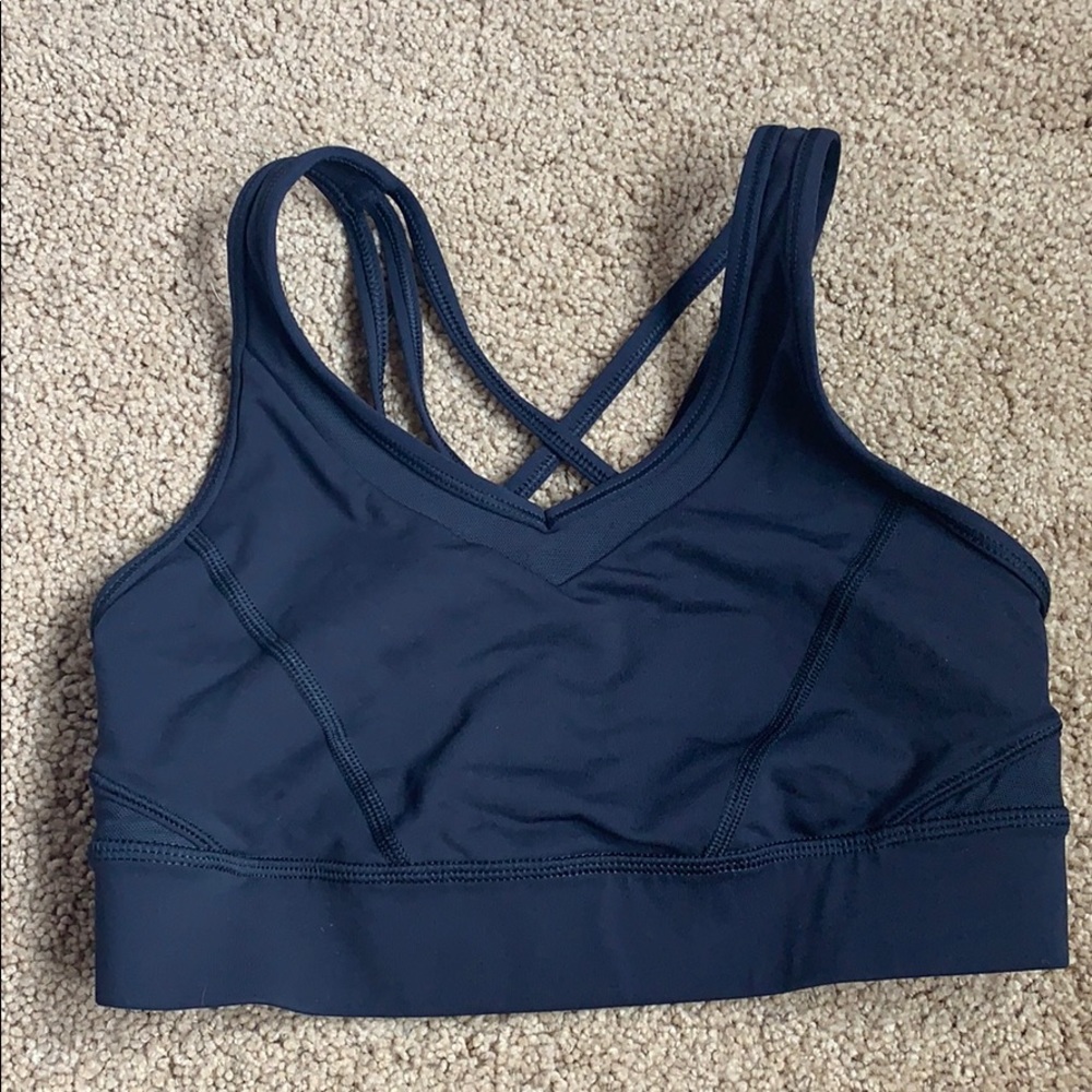 Black lululemon sports bra